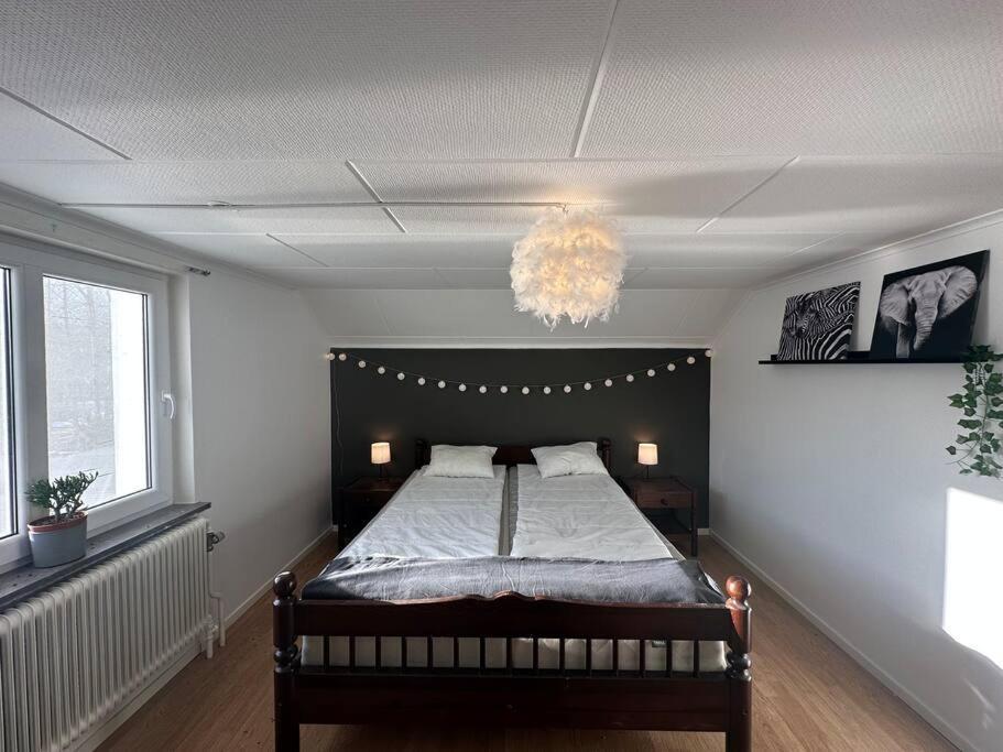 Modernt & Rymligt Sommarhus Pa Landet- Bubbelpool Villa Eskilstuna Eksteriør billede